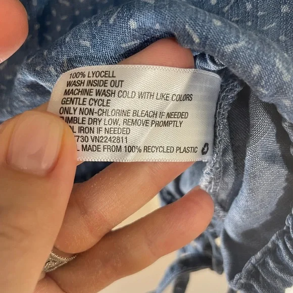 Universal Thread Blue Chambray Print Tank Top - Picture 6 of 10